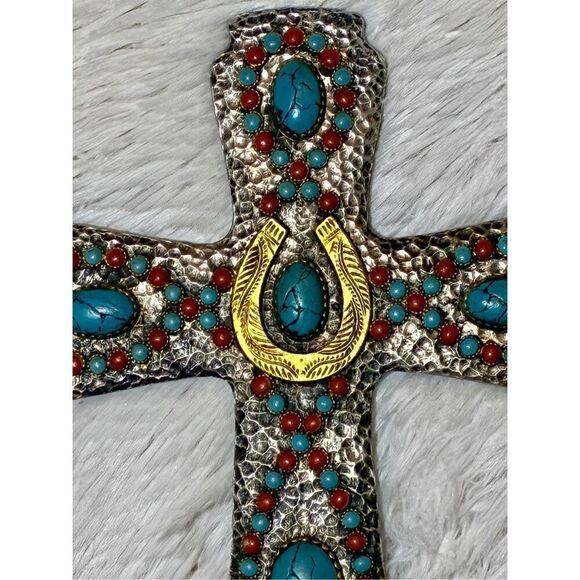 NWOT Montana West 14” Rustic Southwestern Turquoise Accent Horseshoe Wall Cross - Picture 2 of 8